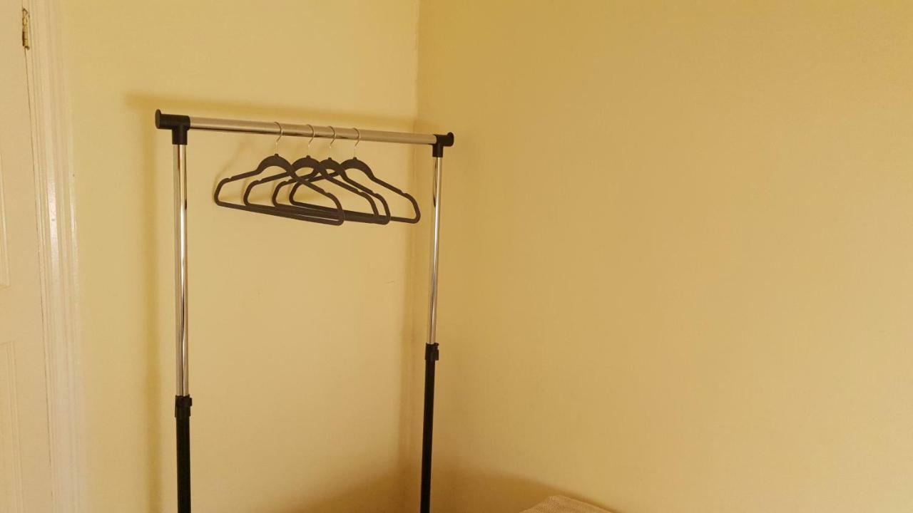 Grandeur Holiday Home, With Free Parking Клактон-он-Сі Екстер'єр фото